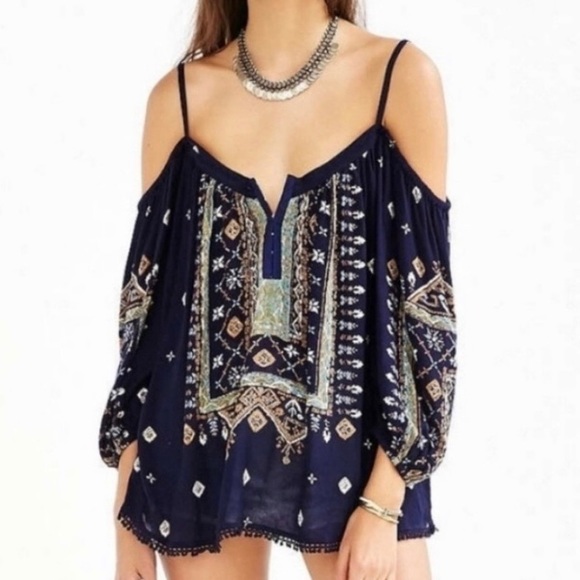 Urban Outfitters Tops - Urban Outfitters Boho Draped Motif Peasant Top